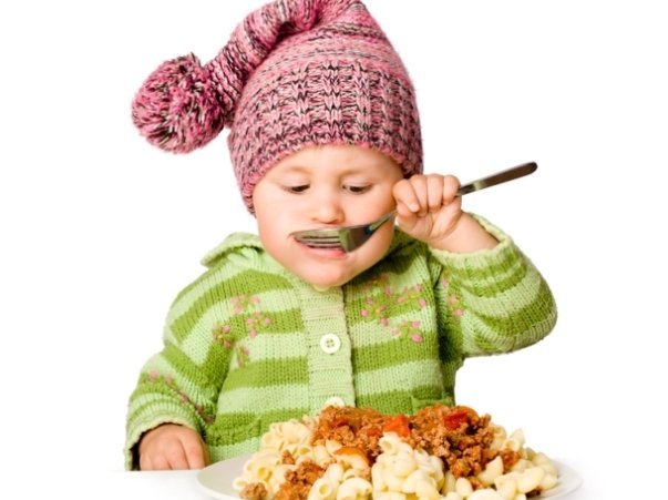 baby-eating-food